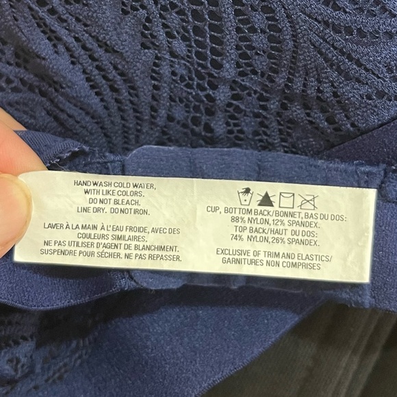 Women’s Bali dark blue lace wireless bra clasp back lightly padded Size Medium - Picture 5 of 5